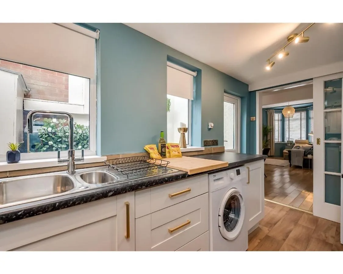 Central Belfast Apartments Chic Luxe R&R