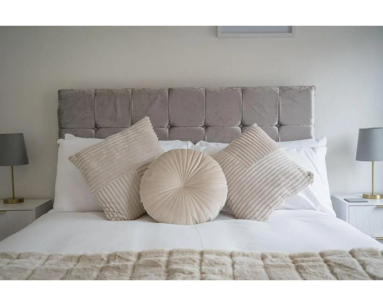 Central Belfast Apartments Chic Luxe R&R