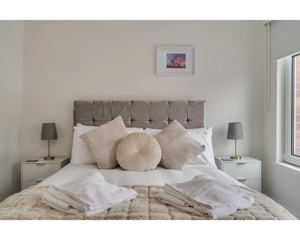 Central Belfast Apartments Chic Luxe R&R