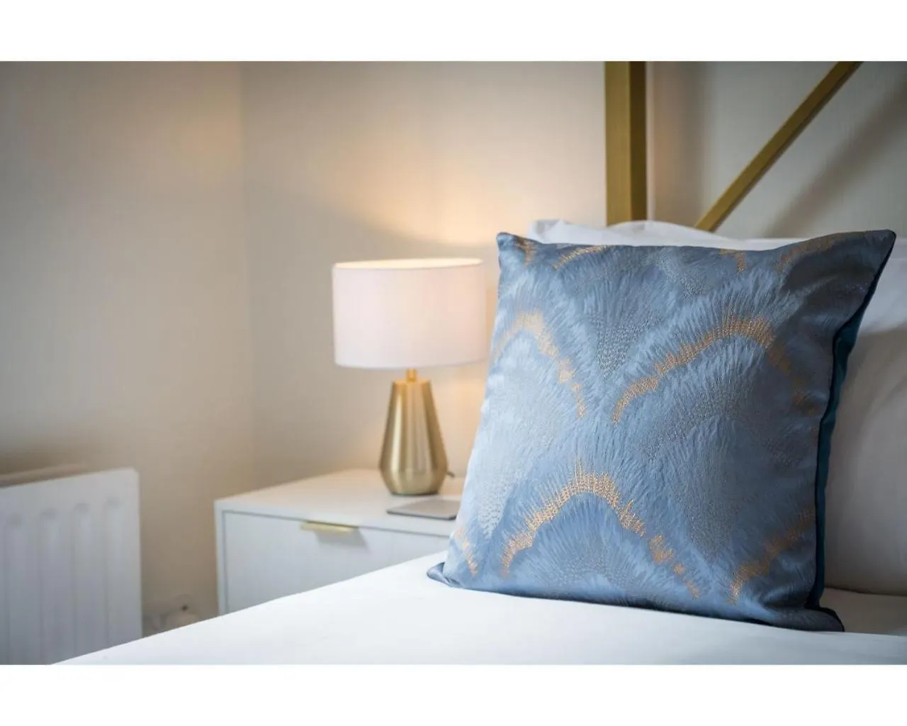 Central Belfast Apartments Chic Luxe R&R